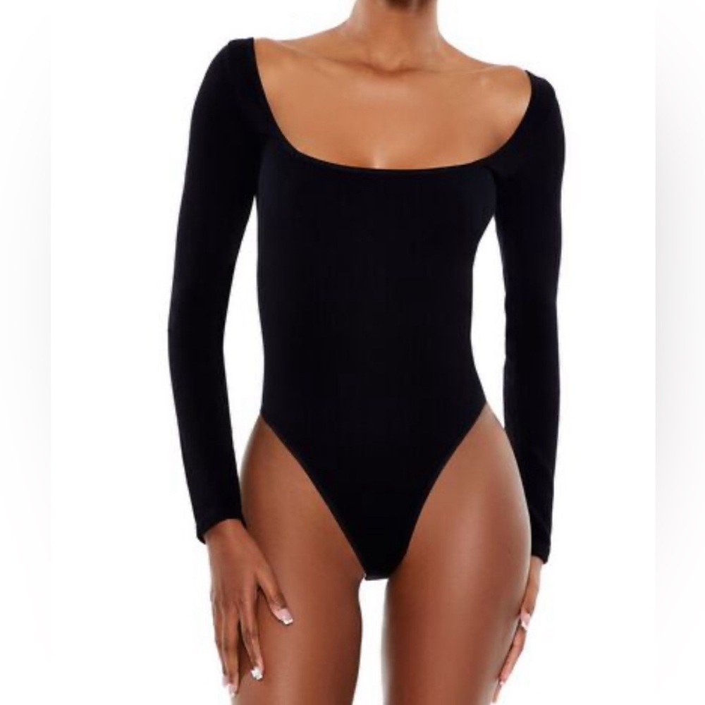 FINAL SALE ‼️NEW Seamless Fitted Bodysuit size Small